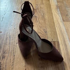 Elegant Brown Women's Heels like new!
